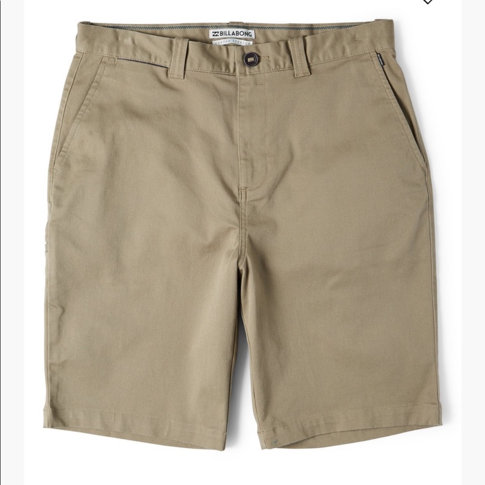 Billabong men’s khaki shorts. *NWT*